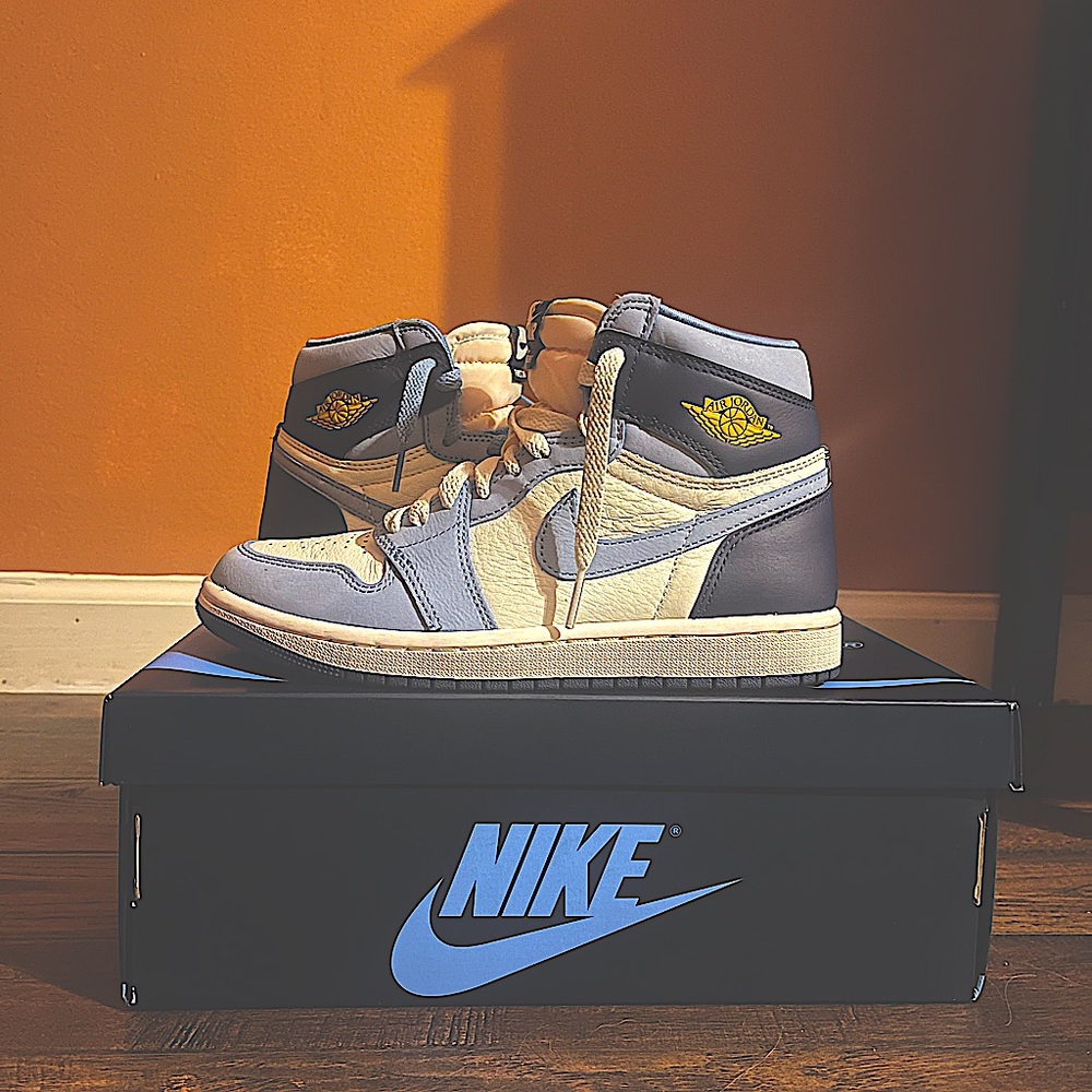 Air Jordan 1 “First In Flight”  size W6